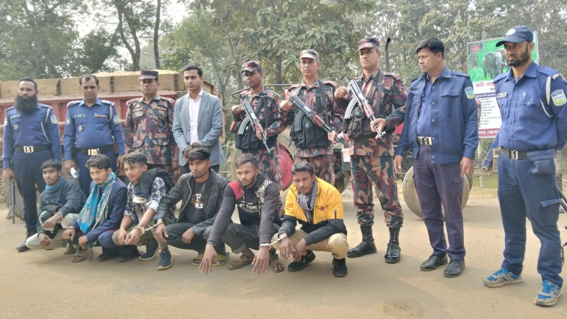 নিষেধাজ্ঞা অমান্য করে সোমেশ্বরী নদী থেকে বালু উত্তোলন, ৭ জনকে জেল-জরিমানা